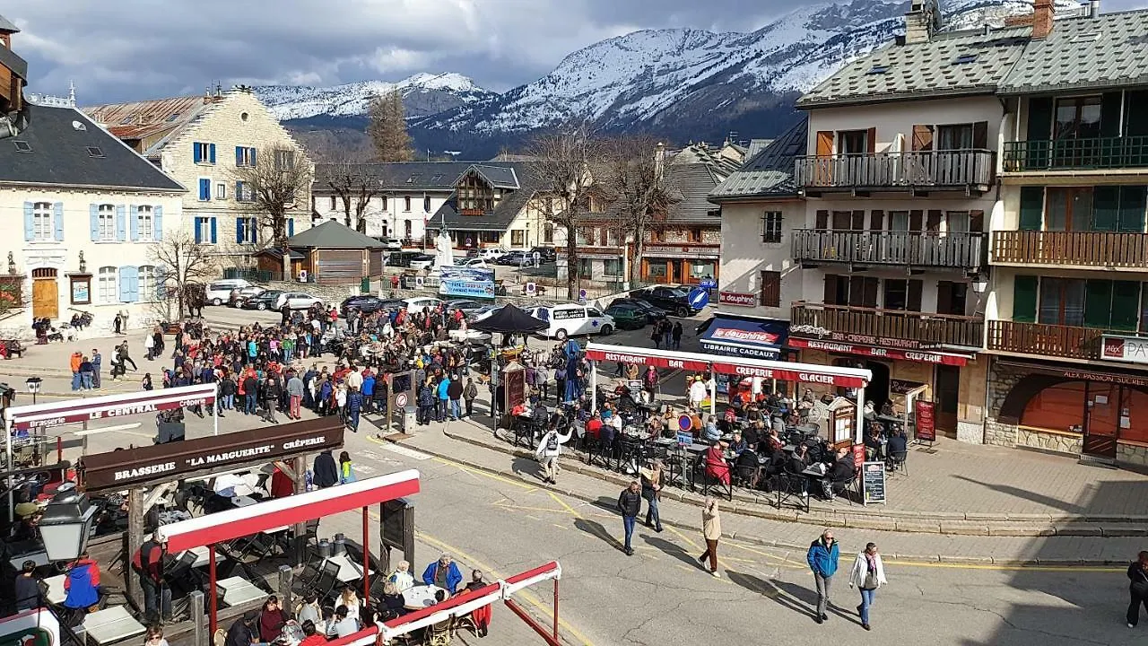 Villard-De-Lans - Hypercentre - Place De L'Ours 0*,